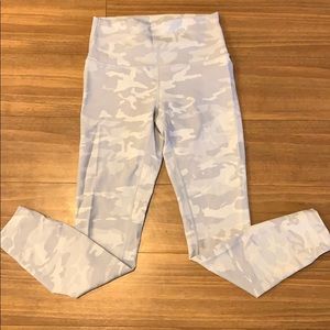 Lululemon Wunder Under white camo leggings